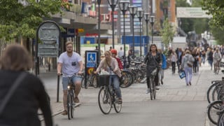 Cyklister i Umeå centrum.