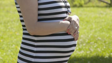 Bild på gravid kvinna