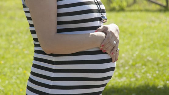 Bild på gravid kvinna