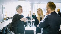 Deltagare samtalar under evenemanget AIMday – en mötesform för forskare, företag och organisationer.