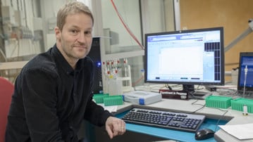 Fredrik Almqvist, professor i organisk kemi vid Umeå Universitet.