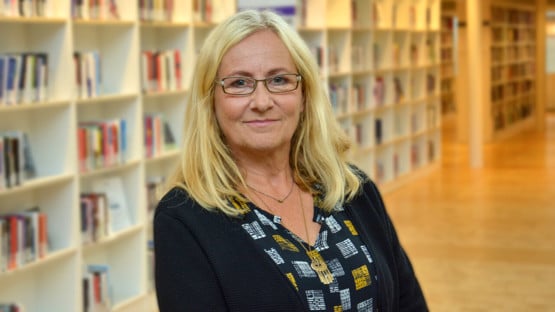 Porträtt från universitetsbiblioteket. Ann Öhman, professor i genusvetenskap, Umeå centrum för genusstudier.