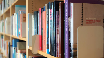 Böcker UCGS bibliotek
