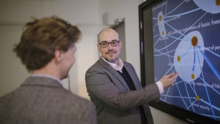 Porträtt av Mattias Derlén, professor i rättsvetenskap, Juridiska institutionen, Umeå universitet.