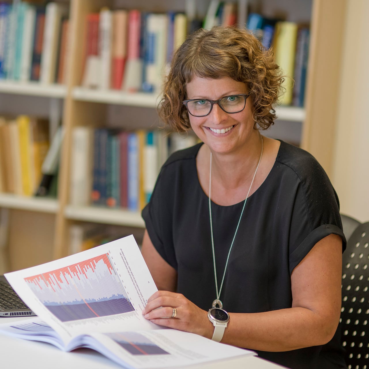 Marie Eriksson, professor och biträdande prefekt vid Handelshögskolan vid Umeå universitet.