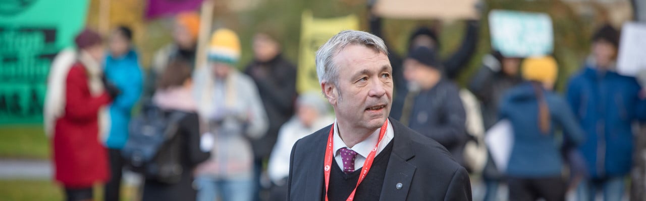Peter Sköld anländer till EU Arctic Forum