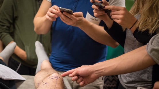 Bild på grupparbete i akupunktur
