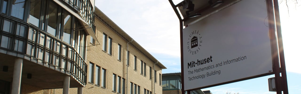 MIT-huset med tillhörande skylt