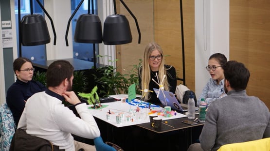 Studenter i grupparbete