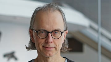 Karl Johan Bonnedahl, anknuten som universitetslektor vid Handelshögskolan, Umeå universitet