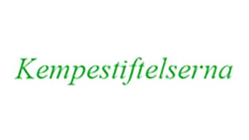 Texten Kempestiftelserna i grön text med vit bakgrund