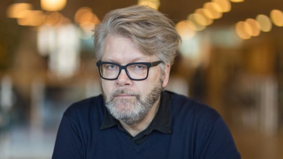 Porträtt på Per Melander, kommunikatör vid humanistisk fakultet, Umeå universitet.