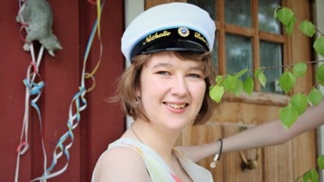 Nathalie Behrend med studentmössa