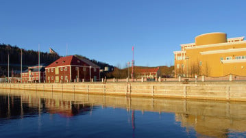 Hamnen i Örnsöldsvik.