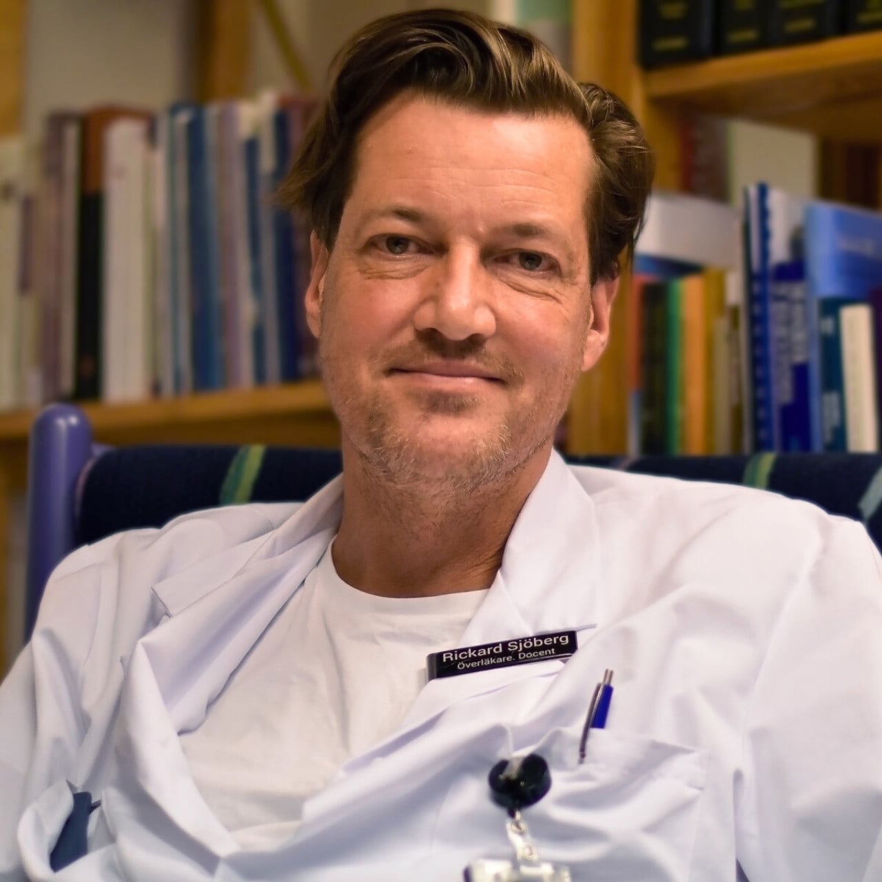 Porträtt på Rickard Sjöberg, docent och adjungerad lektor vid institutionen för klinisk vetenskap vid Umeå universitet.
