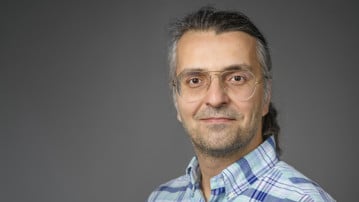 Porträtt på Alireza Salami, Institutionen för integrativ medicinsk biologi (IMB) och Wallenberg centrum för molekylär medicin vid Umeå universitet (WCMM), Umeå universitet.