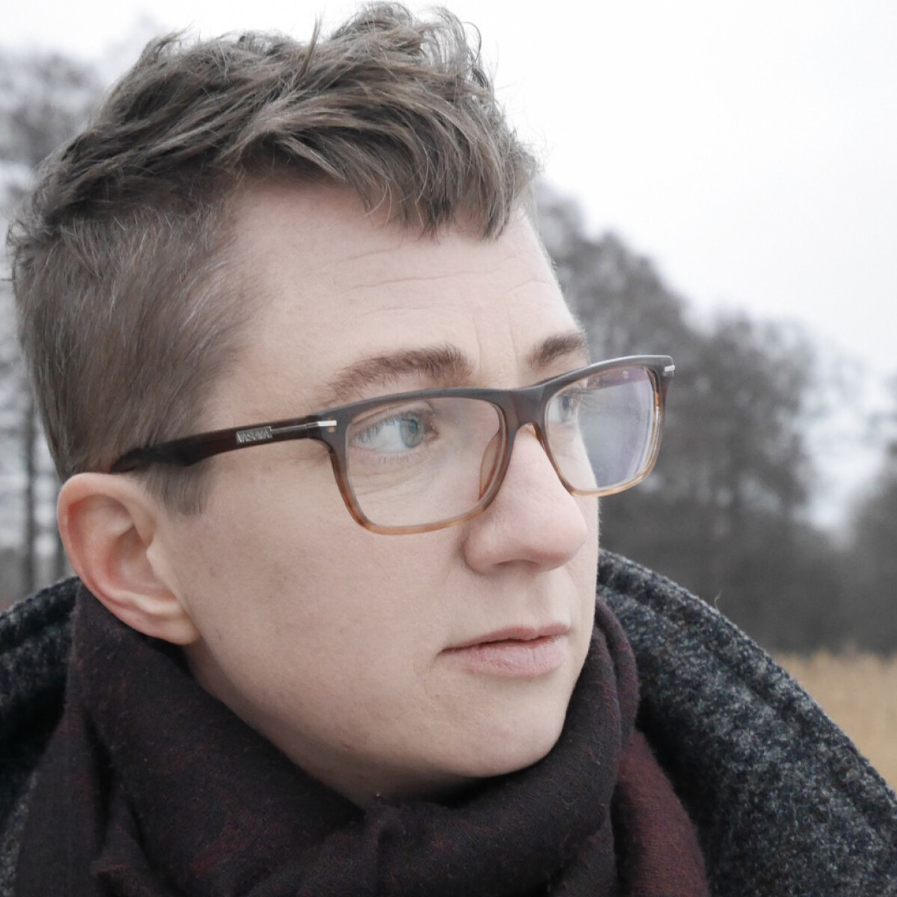 Porträttbild av Sam Holmqvist.