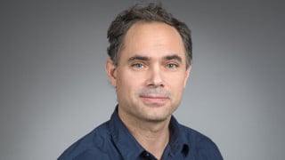 Porträtt på Henrik Sjödin, första forskningsingenjör vid Institutionen för folkhälsa och klinisk medicin, Umeå universitet.