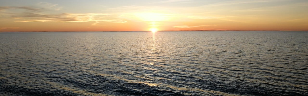 soluppgång på havet