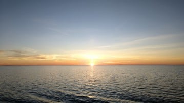 soluppgång på havet