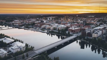 Vy över Skellefteå stad och campus.