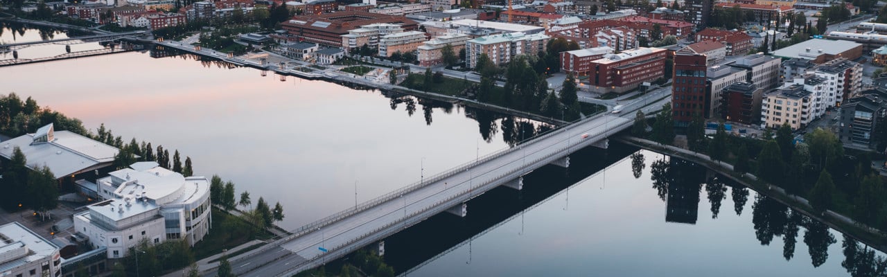 Vy över Skellefteå stad och campus.