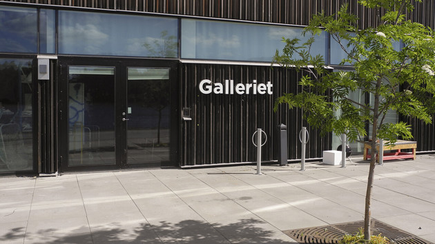 Konsth&ouml;gskolans galleri, entr&eacute; mot &auml;lven