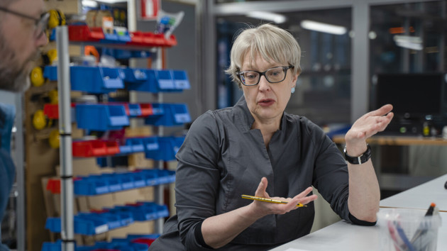 professorsbilder &aring;rsh&ouml;gtiden Cindy Kohtala